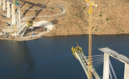 Viaducto sobre el río Almonte en Cáceres (España)